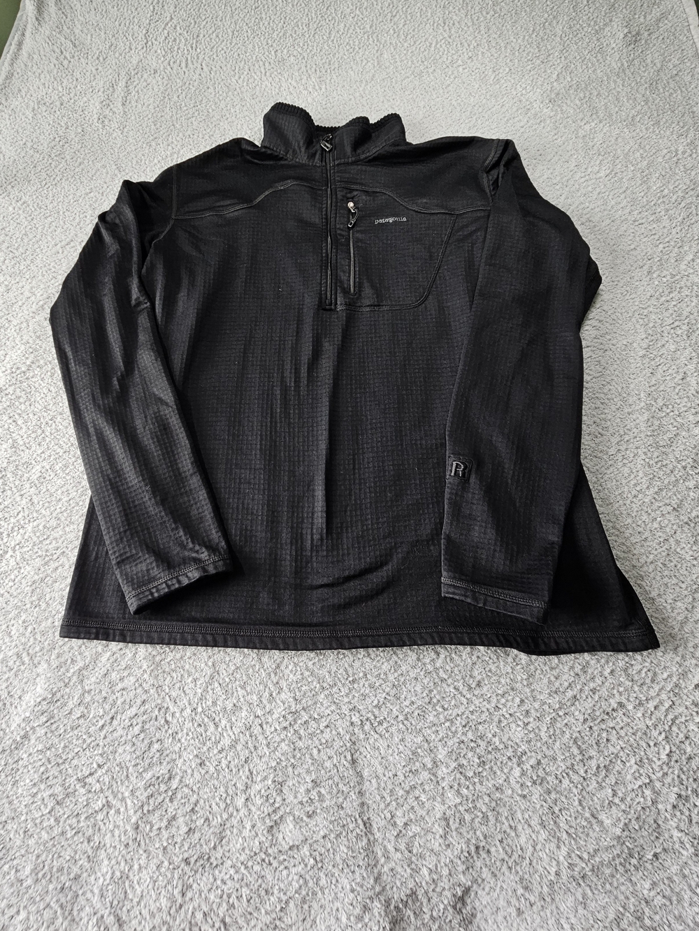Patagonia Men's R1 Grid Pullover.
